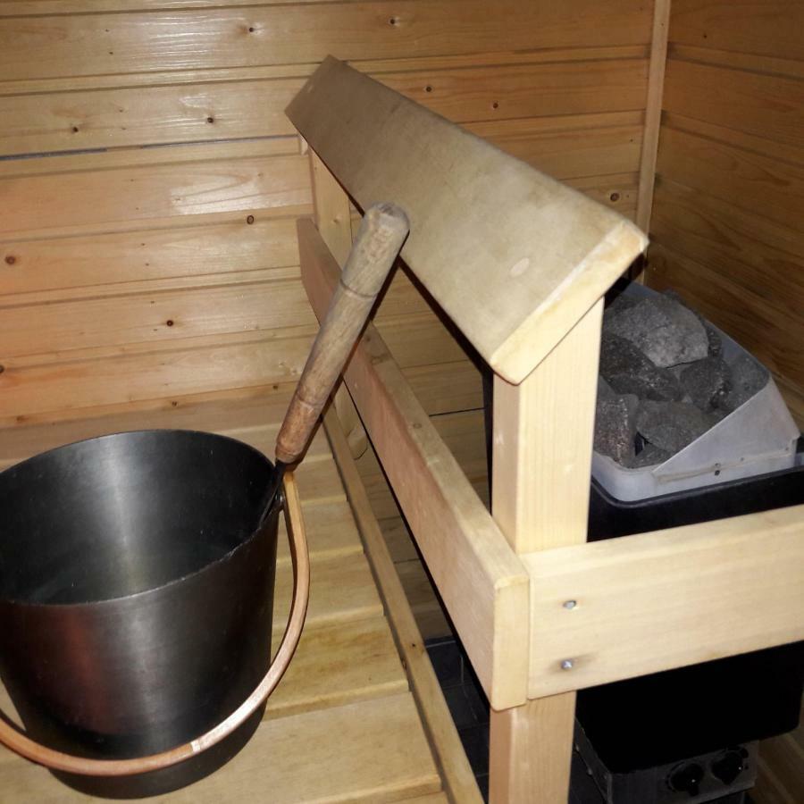 Koti Pyhaejaerven Rannalla Tampereella Exteriör bild