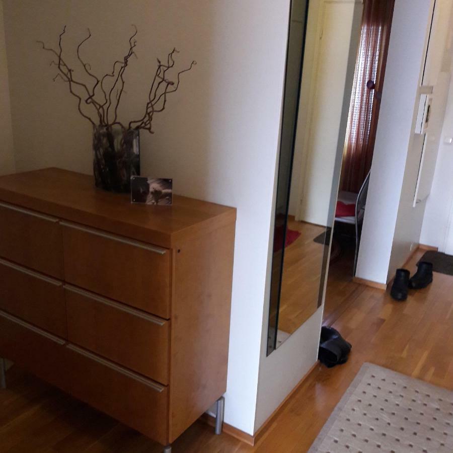 Koti Pyhaejaerven Rannalla Tampereella Exteriör bild